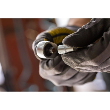 Chaves de Caixa de ¼” MaxiDrive com Aderência para os Dedos 10 mm STANLEY FMMT17195-0