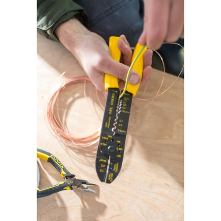 Alicate de Engaste Padrão - 220mm STANLEY STHT0-75414