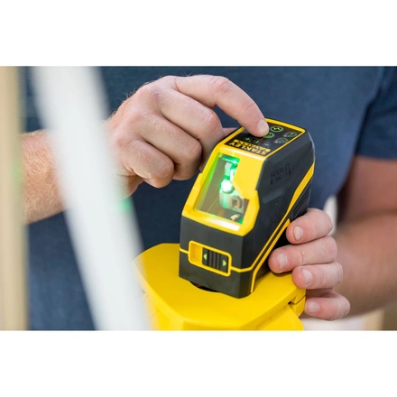 Nível laser VERDE em cruz com pilhas alcalinas. Alcance 20m (50m com detetor) FATMAX STANLEY FMHT77586-1