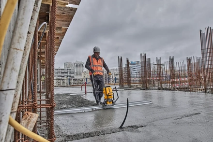 Régua Vibratória POWERSHIFT DEWALT DCPS330N-XJ
