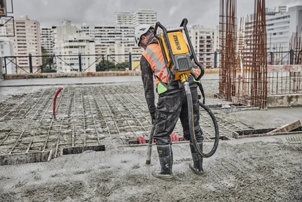 Vibrador de Betão de Mochila POWERSHIFT DEWALT DCPS310N-XJ