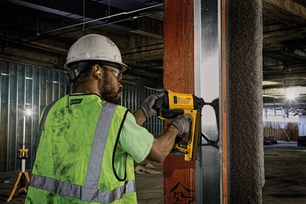 Pregadora a Gás para Betão C6 XR 18V 1x2Ah com Mala DEWALT DGN845D1-QW