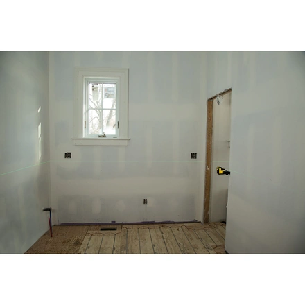 Nível laser VERDE de linhas 360° e linha vertical. Alcance 25m STANLEY STHT77594-1