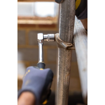 Chaves de Caixa de 3/8” MaxiDrive com Aderência para os Dedos 15 mm STANLEY FMMT17215-0