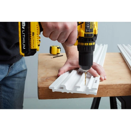 Calha 121cm STANLEY Track Wall STST82602-1