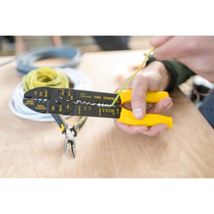 Alicate de Engaste Padrão - 220mm STANLEY STHT0-75414