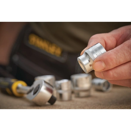 Chaves de Caixa de 3/8” MaxiDrive com Aderência para os Dedos 11 mm STANLEY FMMT17211-0