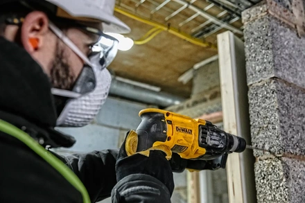 Martelo Combinado SDS-Plus 800W 2,6J 26mm com Fio DEWALT D25133K-QS