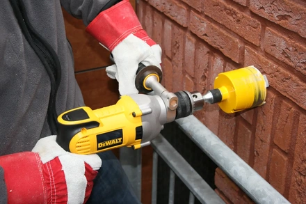 Berbequim de Diamante a Seco 1300W 2 Velocidades 16mm DEWALT D21570K-QS