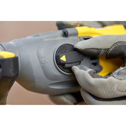Combinado Martelo Torna Sds-plus V20 18V, 2 Baterias 4ah, Carregador e Mala STANLEY SFMCH900M22-QW