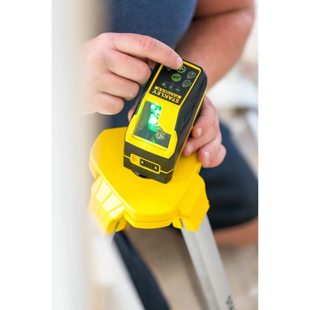 Nível laser VERDE em cruz com pilhas alcalinas. Alcance 20m (50m com detetor) FATMAX STANLEY FMHT77586-1