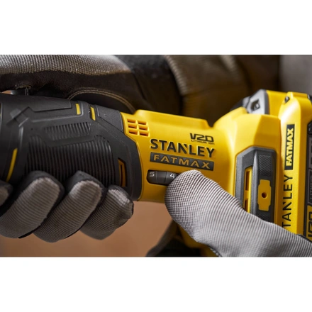 Multiferramenta Oscilante Brushless STANLEY SFMCE510B-XJ