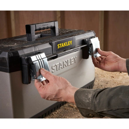 Caixa de Ferramentas de Corpo de Metal de 23 Pol. STANLEY 1-95-616