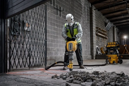 Aspirador Seco e Húmido Classe M 38L 1400W DEWALT DWV905M-QS