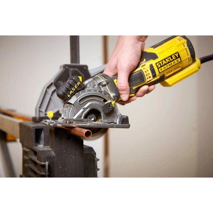 Serra Circular de Mao 650w FATMAX STANLEY FME380K-QS