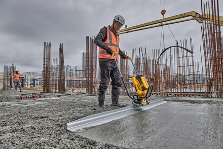 Régua Vibratória POWERSHIFT DEWALT DCPS330N-XJ