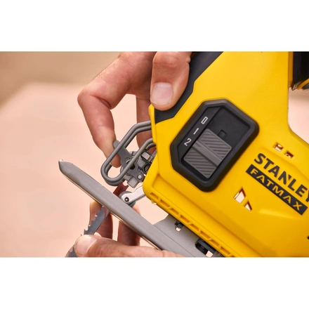 Serra de Recortes V20 Li-ion 18v Sem Carregador/bateria STANLEY SFMCS600B-XJ