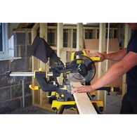 Serra de Esquadro 1500w Ø216mm STANLEY FME721-QS