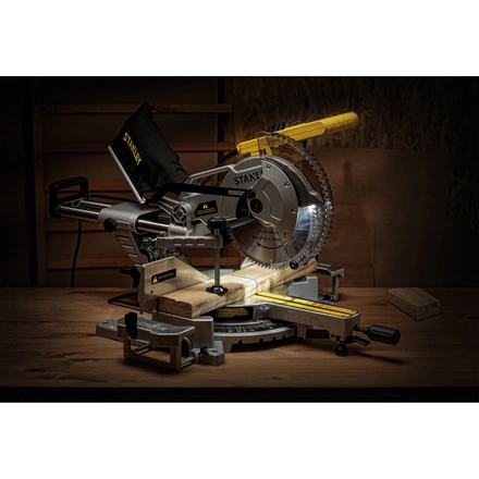 Serra De Esquadria Telescópica Deslizante De Duplo Bisel 1.800w Ø254mm STANLEY SM1800-QS
