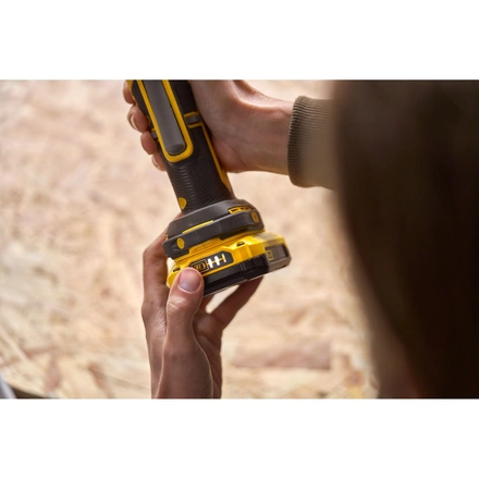 Multiferramenta Oscilante Brushless STANLEY SFMCE510B-XJ