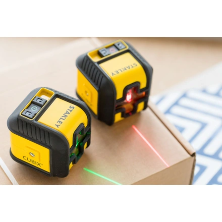 Nível laser VERDE em cruz CUBIX. Alcance 16m STANLEY STHT77499-1