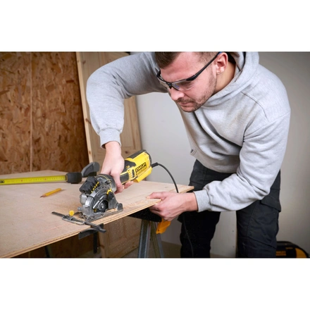 Serra Circular de Mao 650w FATMAX STANLEY FME380K-QS