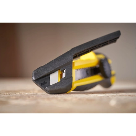 X-acto Segmentação Lateral 18mm - Roda STANLEY STHT10500-0