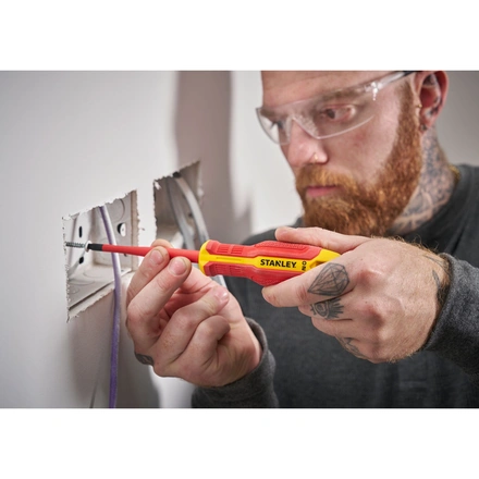 Chave de Fenda STANLEY Pozidriv Isolado 1000v Pz2x100mm FMHT65759-0
