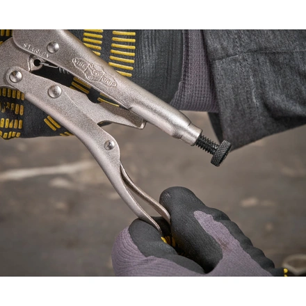 Alicate de Pressão STANLEY Boca Curva com Patines Giratórios 225mm / 9" FMHT84915-0
